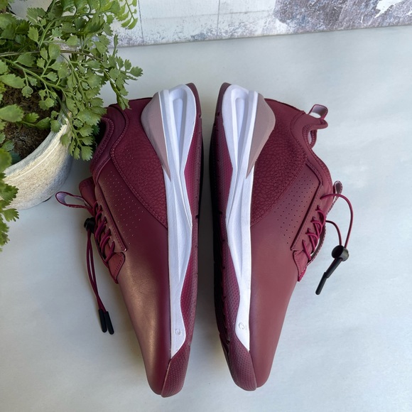 CLOVE NURSE LIMITED EDITION Maroon color SHOES SIZE  7  women’s unisex - Picture 2 of 15